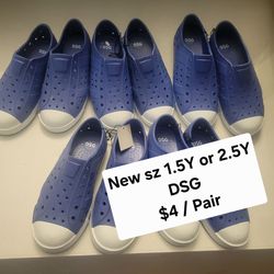 New Boys Size 1.5 or 2.5 youth dicks sporting goods slip on casual shoes land water blue
