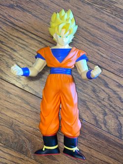 Vintage Dragon Ball Z Sofubi Goku figure