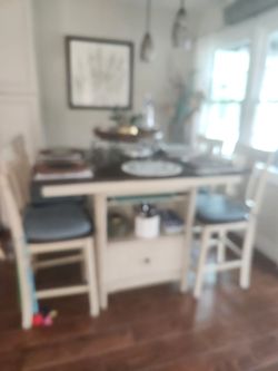 Vintage Dark Wood Dresser Good Condition – Middletown Township, NJ