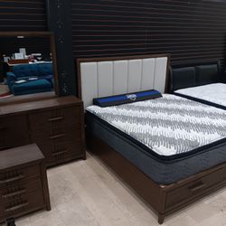 *Weekend Special*---Carolina Bold Platform Storage King Bedroom Sets---Limited Inventory!!!---Delivery And Financing Available👏