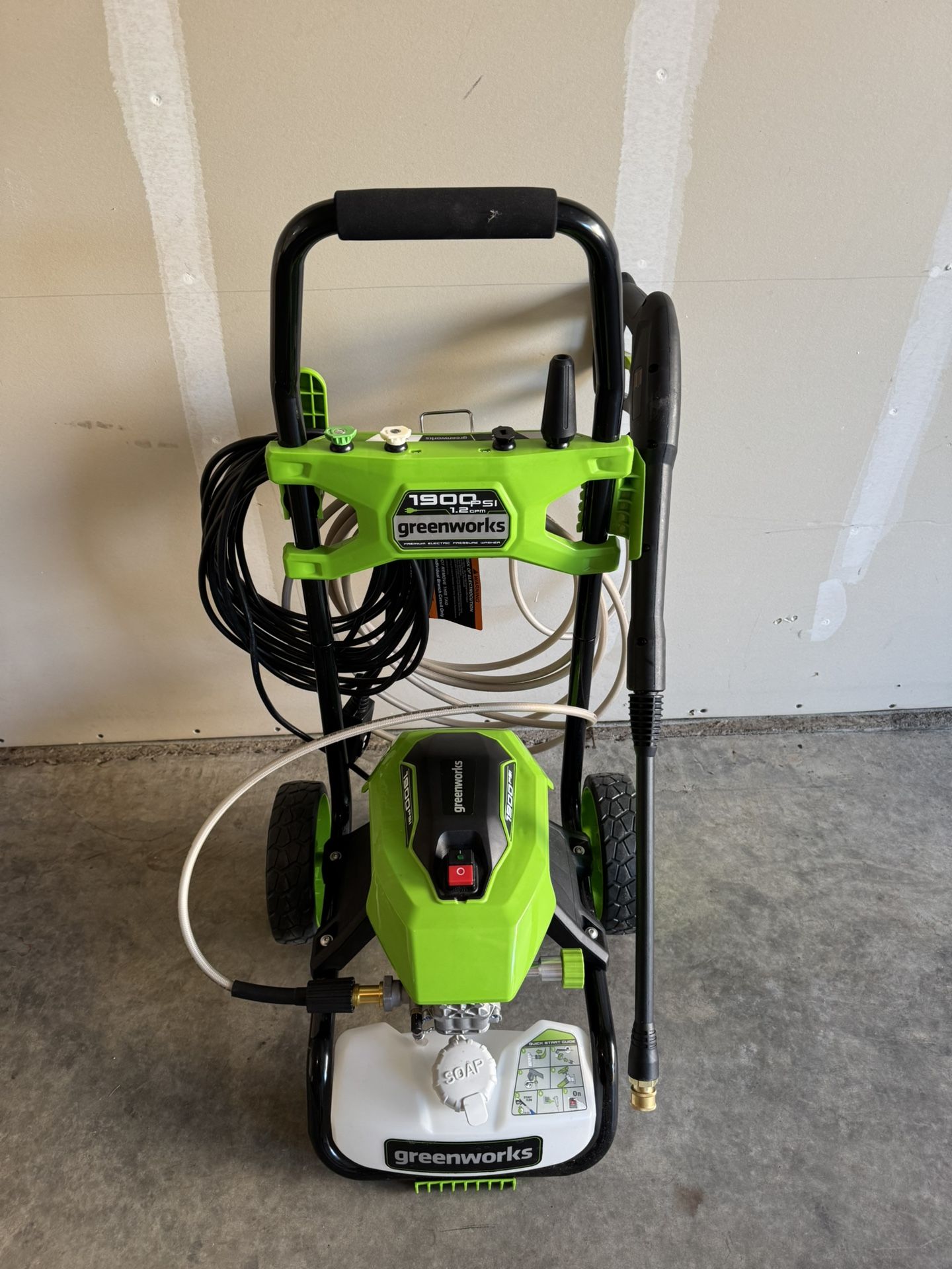 GREENWORKS ELECTRIC PRESSURE WASHER