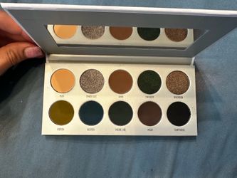 Magic Eyeshadow Palette — Tan, Taupe, Brown, Green, Olive, Navy, Black Shades