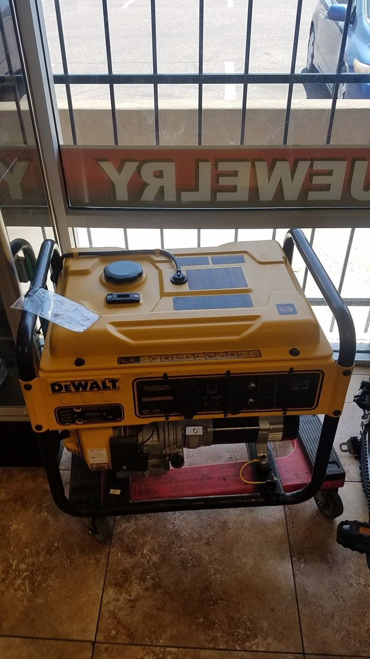 DEWALT 6500WATT PORTABLE GAS GENERATOR DXGNR6500 for Sale in Mesa, AZ