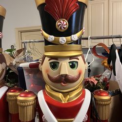 6  ft Xmas Nut Crackers