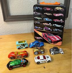 COLLECTION OF SEVEN (7) MICKEY MOUSE SERIES DIE CAST HOT WHEELS COMPLETE WITH A THEMED CARRY/ TRAVEL STORAGE TIN! * Steamboat Willie (Silver/Grey, b