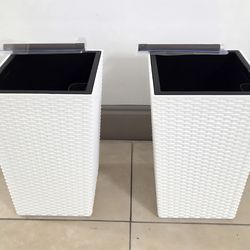 *** REDUCED *** PAIR of 16" White Textured Resin Planters (with Water Level Monitoring) @ Lasting Creations