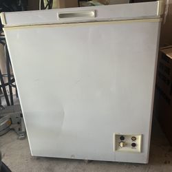 Magic chef deep Freezer 