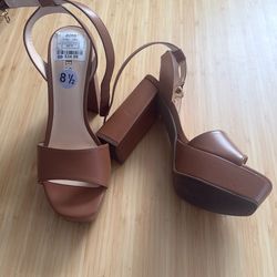 New  Guess Women’s Heels 8 1/2