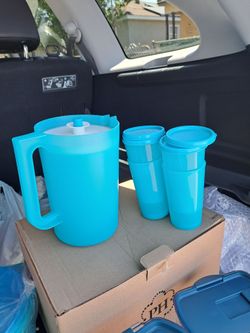 Jarra mediana y 4 vasos topper ware