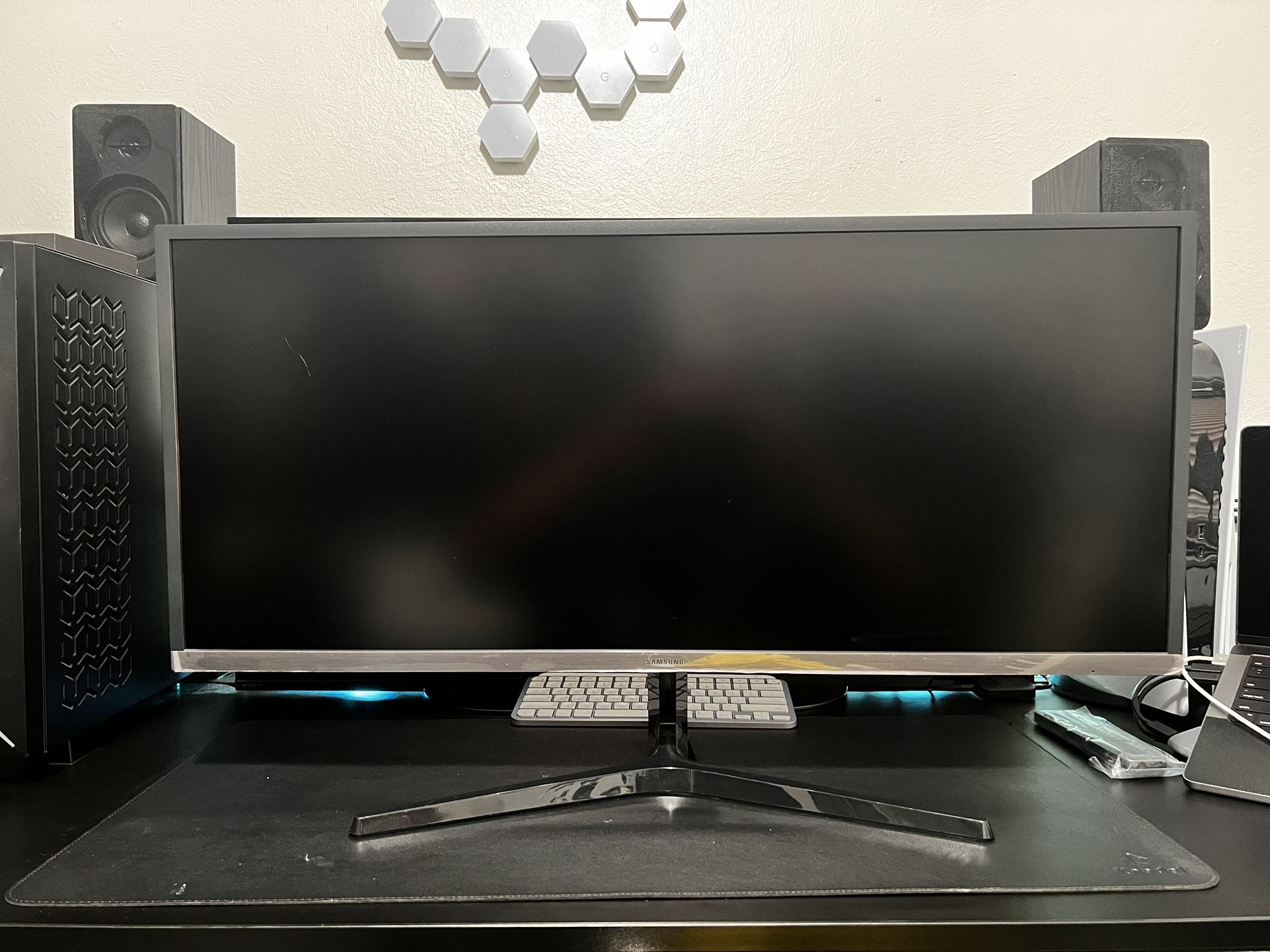 Samsung 34" Class Ultrawide Monitor with 21:9 Wide Screen, S34J552WQNXZA.