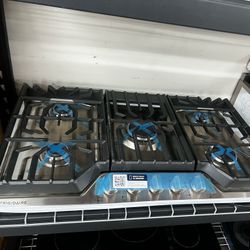 Frigidaire 30in Gas Cooktop 5 Burners In Stainless Steel 