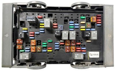 2010-2013 Chevy Silverado 1500 Engine Fuse Box

5.3L in Warranty OEM