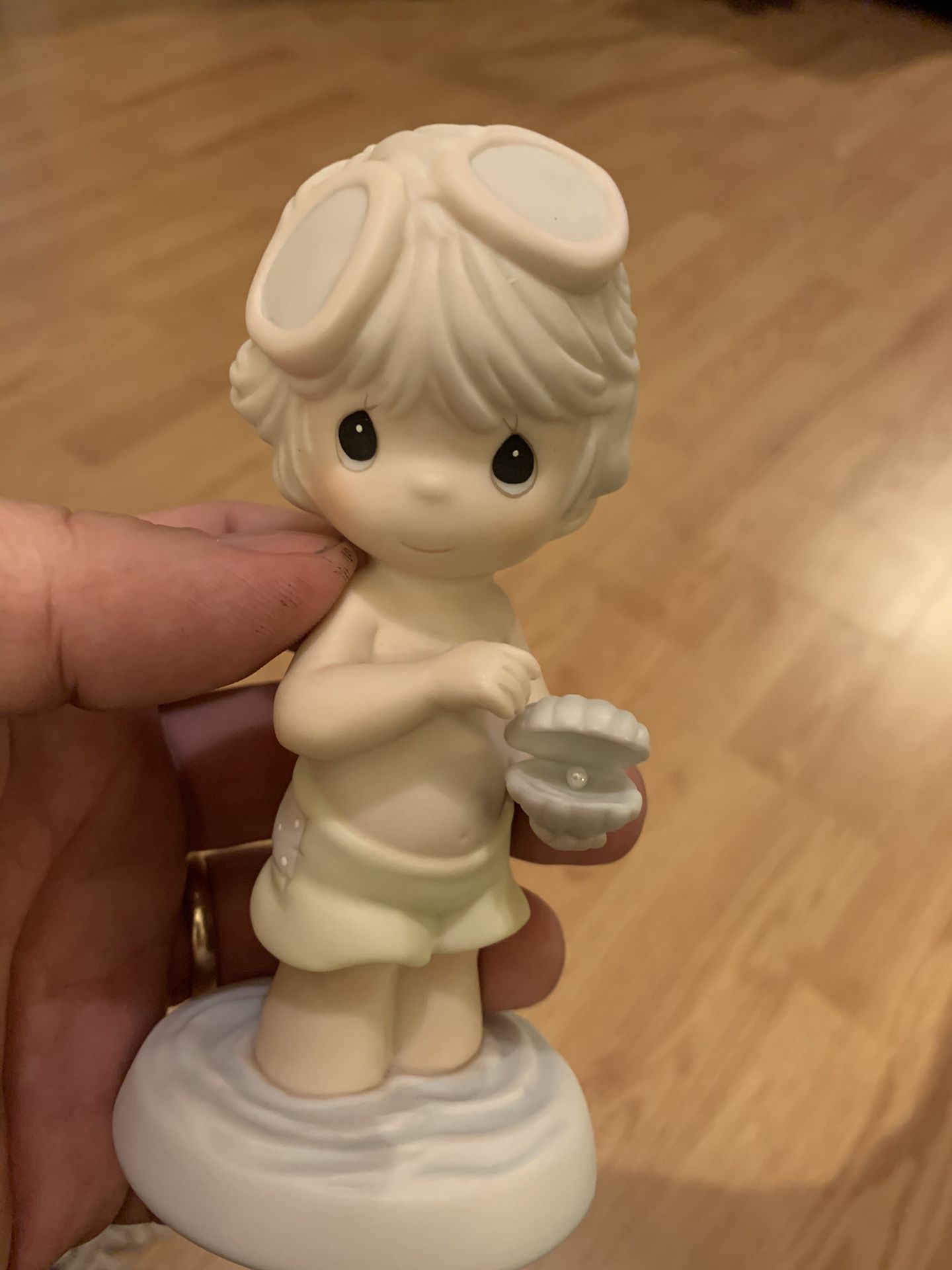 Precious Moments “There is no Greater Treasure Than to Have a Friend Like You” figurine