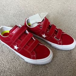 Converse shoes kids size 4
