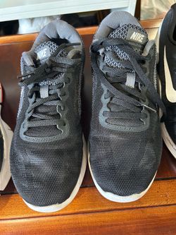 Nike 8.5 revolution 3
