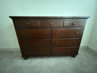 Dresser