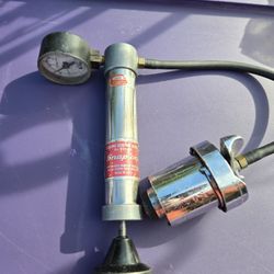 Snap-on Cooling System Tester Model No. SVT-262, made in USA.