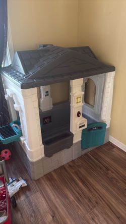 Step 2 neat and tidy cottage playhouse