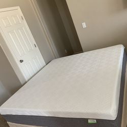 KING MEMORY FOAM MATTRESS AND FREE BOX SPRINGS 
