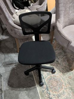 Office chair - like new
