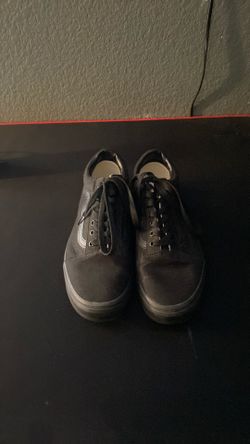 All black Vans