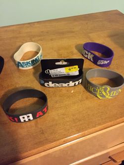 Band wrist bands