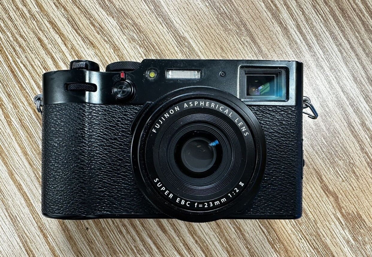 Fujifilm X100V