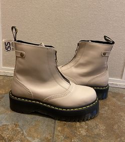 NWT Dr. Marten Size 10 Jetta Platform Boots
