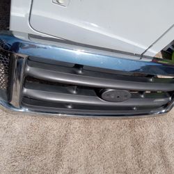 99-04 Ford F-250 F-350 Grill Oem