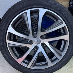 19x8 16’-17’ Infiniti QX50 Alum Wheels ($100 for two)