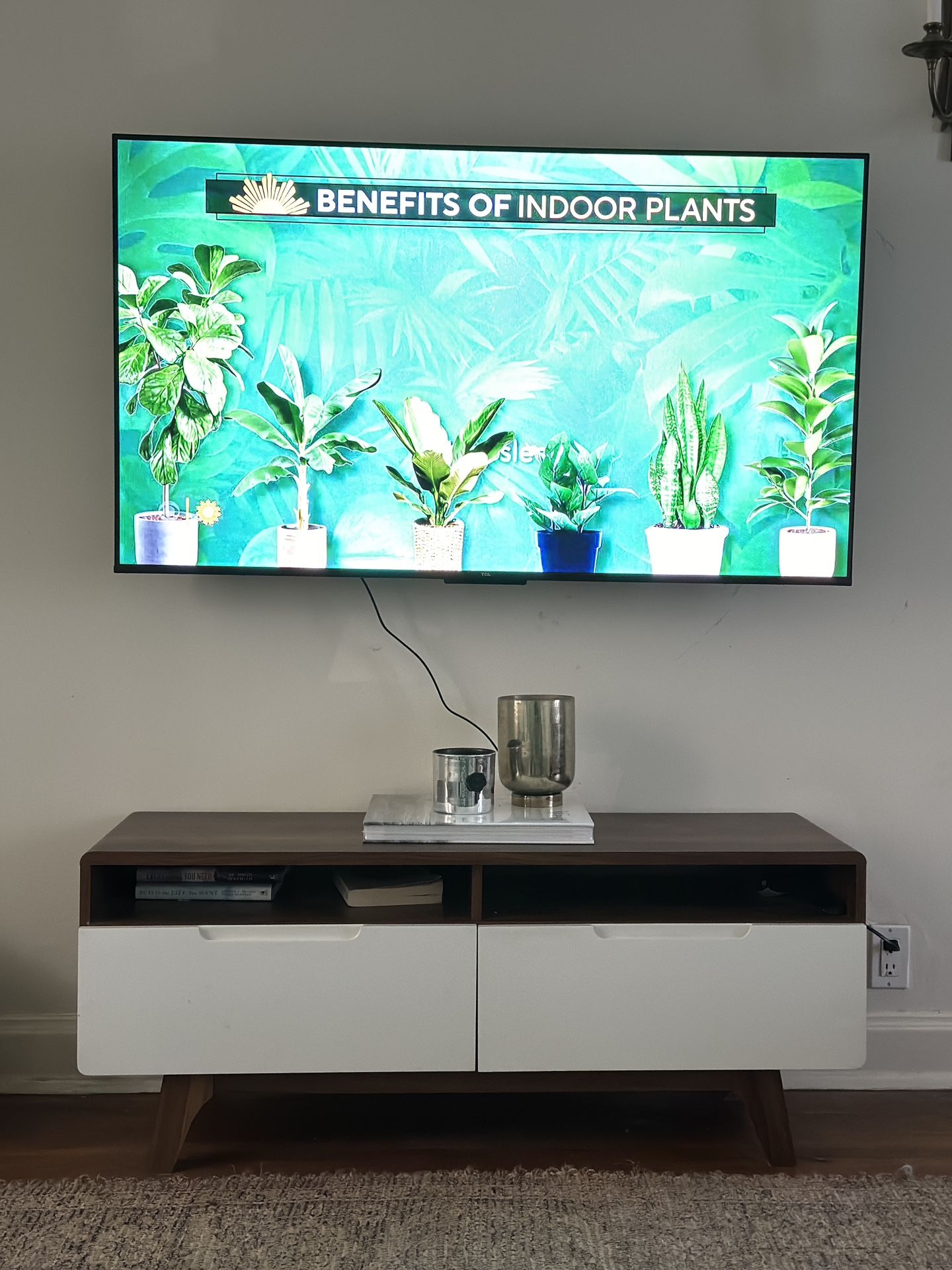 Beautiful Wood/laminate TV Cabinet 