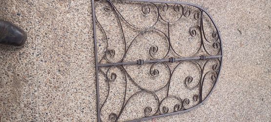 Rod Iron Frame Decor