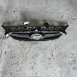 2011-2014 Hyundai Accent Radiator Grille Assy OEM Part #86351-1R100