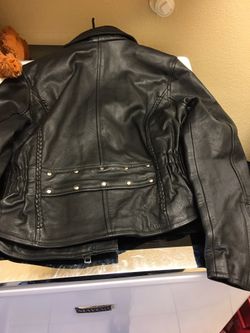 Woman’s leather jacket!!!! Size medium