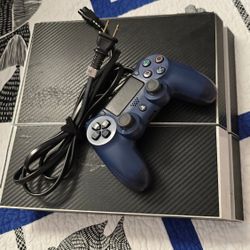 Sony PS4 + Controller + Wireless Headphones 