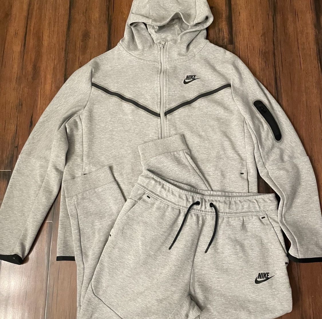 Nike Tech