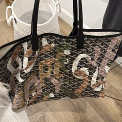 Goyard tote