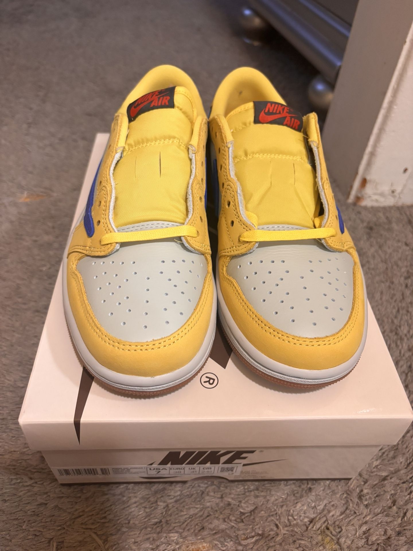 Jordan 1 Travis Scott Canary