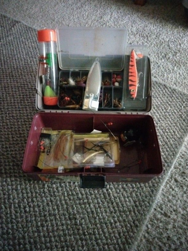 LURES & TACKLE FISHING GEAR