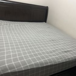 King size bed frame with drawers (No mattress included)!!