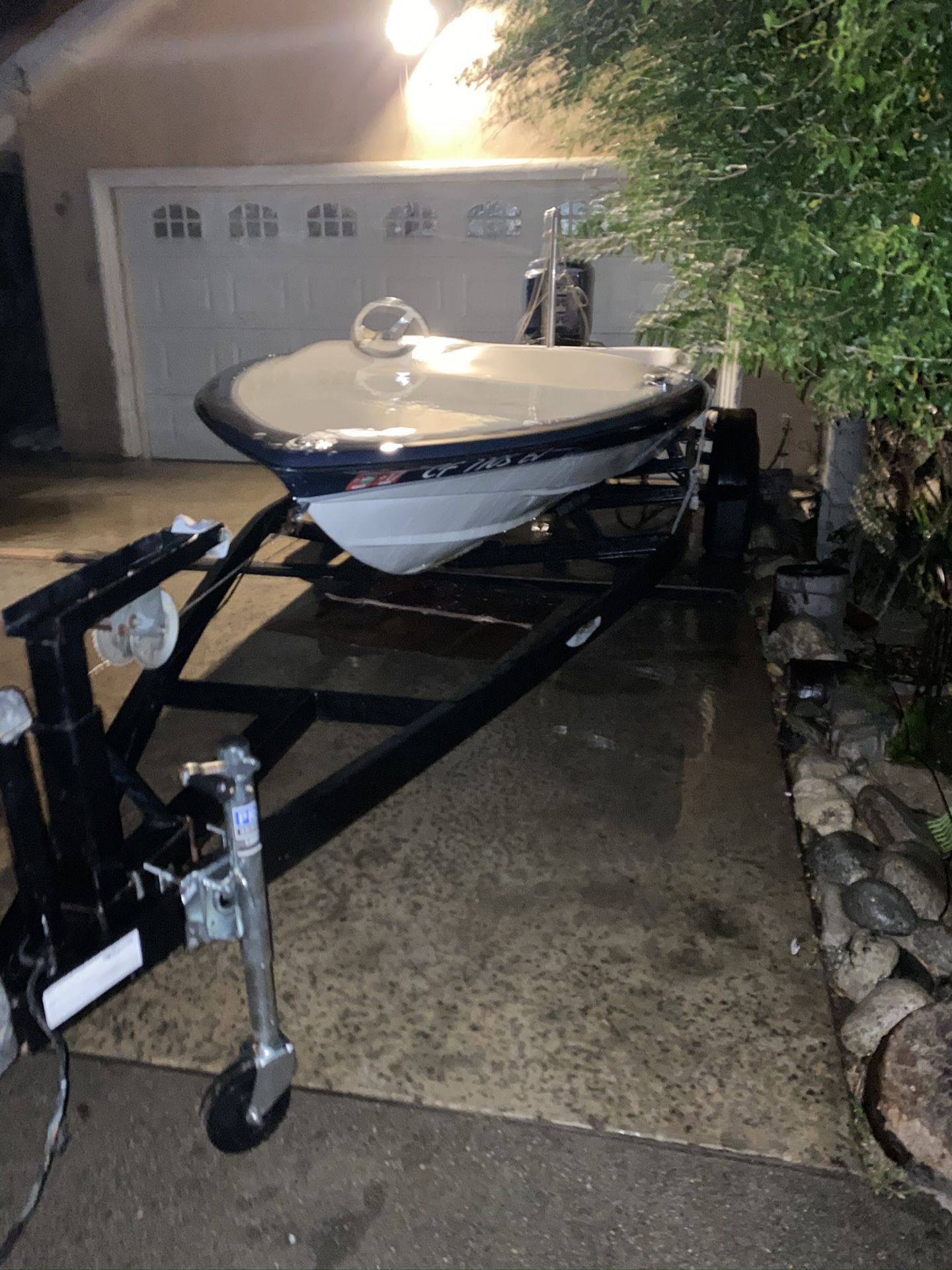 150 Hp outboard 18’ ski boat 55mph with 20’trailer [SOLD AS IS]