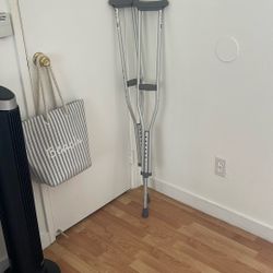 Free Crutches