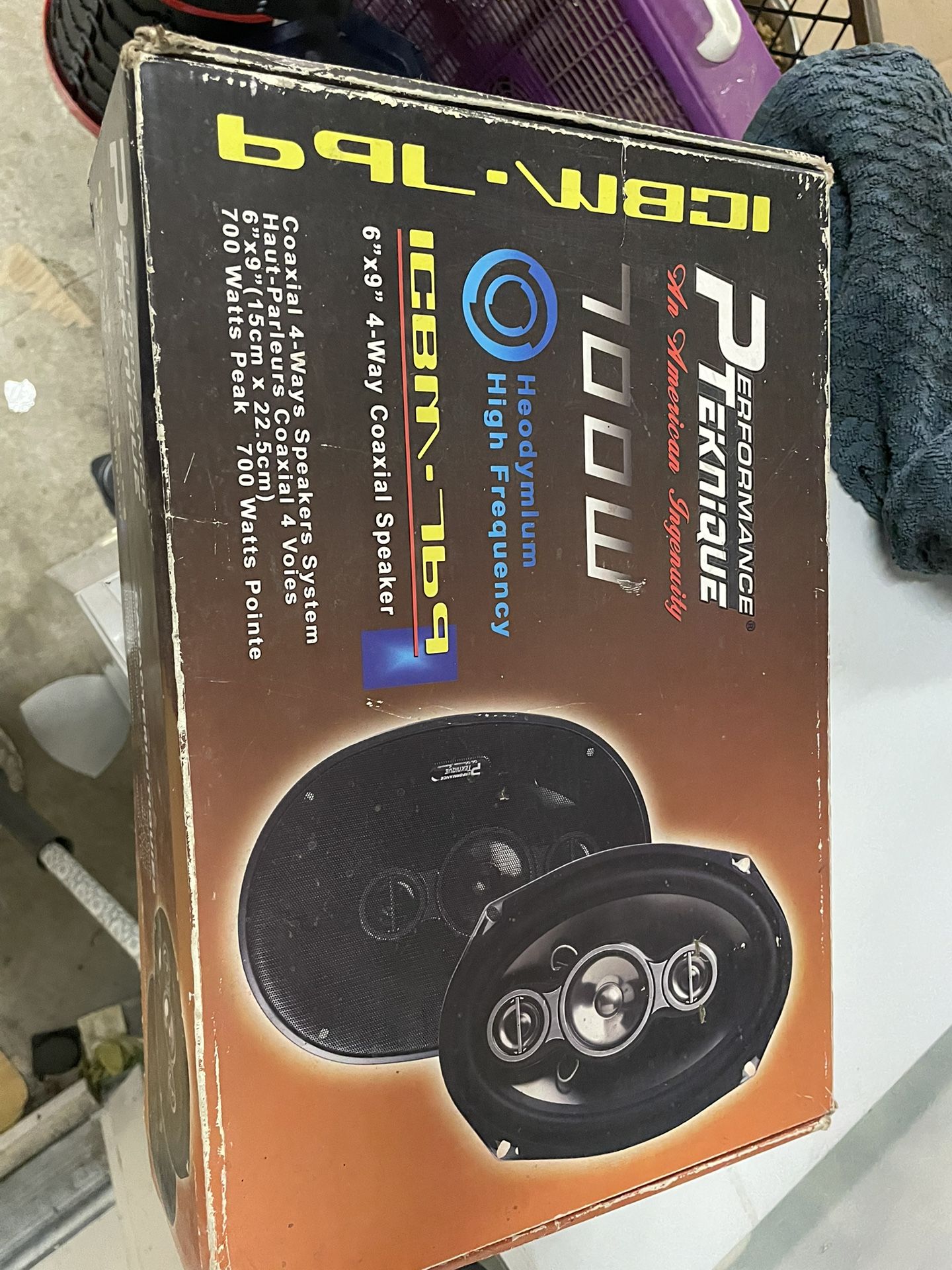 performance Teknique 6x9 4-way Speakers