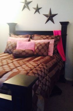 Queen bedroom set