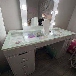 Pretty Vanity 