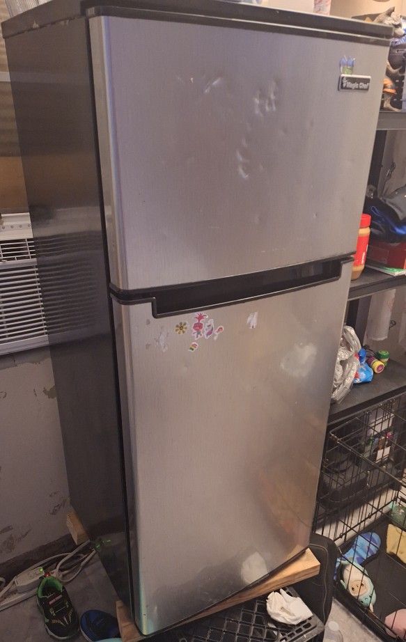 Refrigerator Small Magic Chef