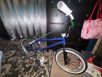 Rebuilt/repainted premium brand bmx