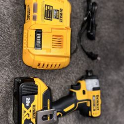 DEWALT 20.V MAX. / XR. Impact Driver.. With Battery And Fast  Charger 