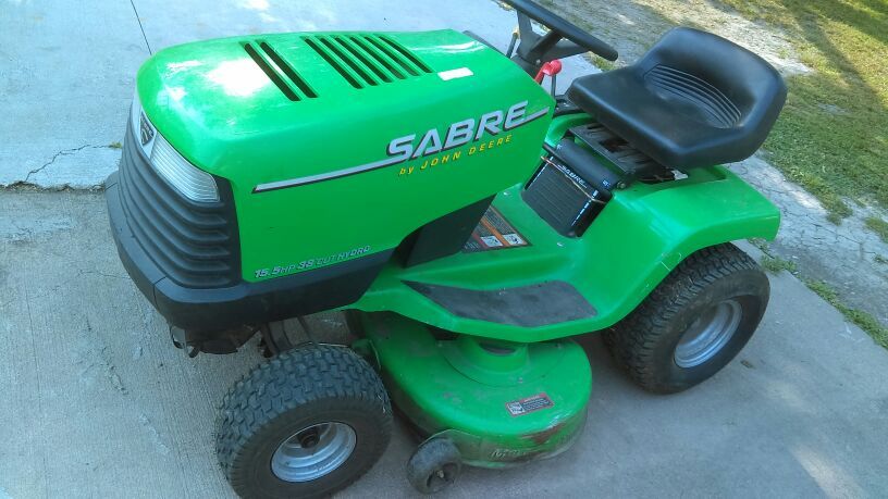 Sabre by John Deere 15.5 HP 38 cut Hydro