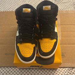Air Jordan 1 Retro High OG Taxi Black Colorway Size 11M